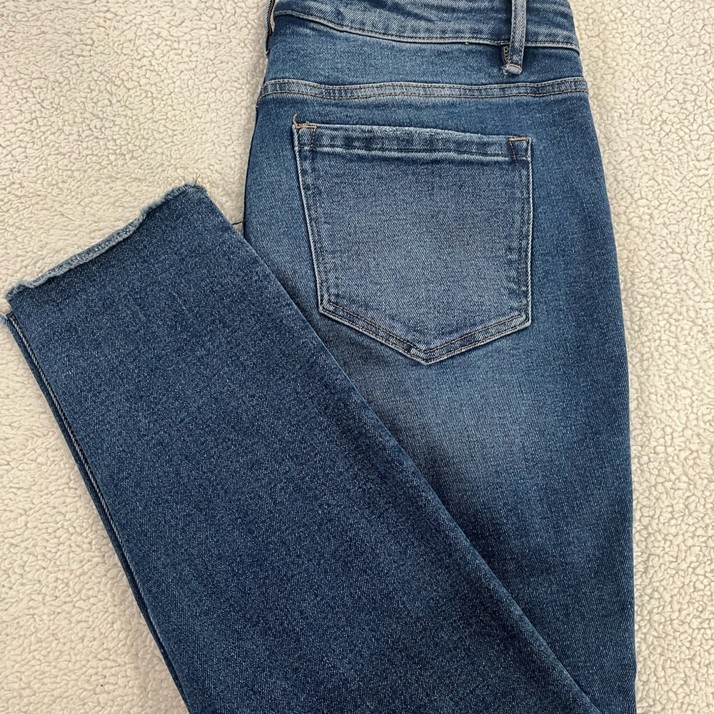 Altar’d State Medium Dark Jordan Skinny Jeans light distressed